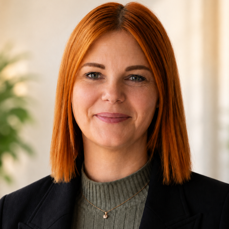 Frau Daniela Meyer
